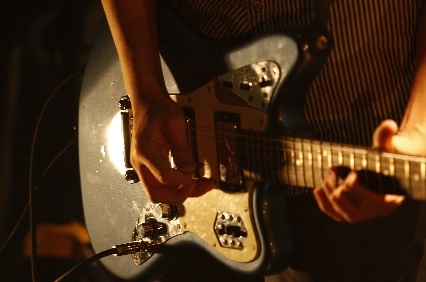 アップストロークが苦手！【引っかかる・ピックがずれる】正しいやり方と練習方法