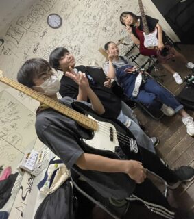 8/17（日）「RISE UP ROCK’N ROLL CIRCUS！Vol.69」福岡LGMS音楽教室生徒2バンドが出演しました！