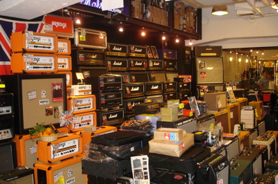 エレキギター・アコギのアンプの種類と違い